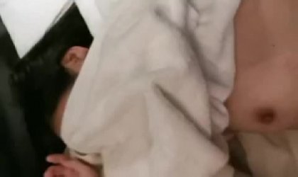 美艳小少妇老公出差约我开房操她一会就出白水了