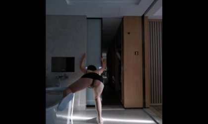 酒店一早穿着情趣自慰