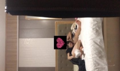 大一女神学妹被小奶狗爆操先深喉操嘴再插后面