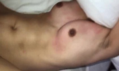 这奶子虽然不大但是很圆