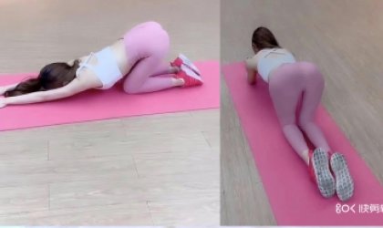 老婆的瑜伽老师趁着老婆不在家穿着黑丝来勾引我69