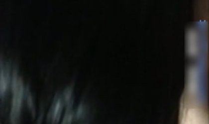 微信上认识的97年清纯小美女脱掉内裤发现原来是极品无毛B没忍住射了