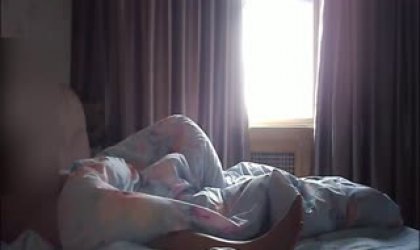 91淫棍牛奶哥与电视台化妆师小玉共度周日美好时光720P无水