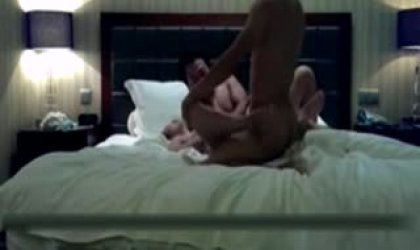 和老铁跑长途半路拉上个身材不错的小骚货 酒后开房激情3P被我俩一顿爆 