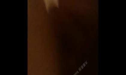 清纯校花级妹子被猥琐男玩弄 真不懂怜香惜玉 抓