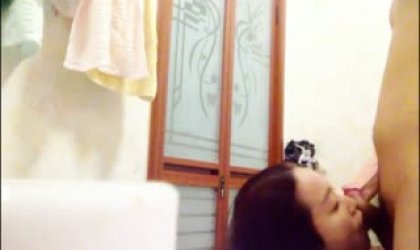 上海女神英语老师Alyssa卫生间跪舔后入啪啪720P无水