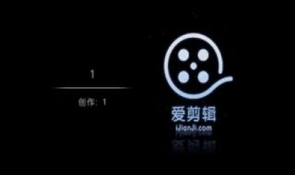 约炮援美少女上床只要高高撅起自己的屁股就能