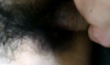 全网S发夜店认识的2个风骚美女少妇几杯酒下去就不省人事了酒店轮流玩逼逼也