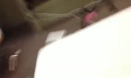 颜值很高的 极品长发漂亮美眉 被老外男友 抽插的表情