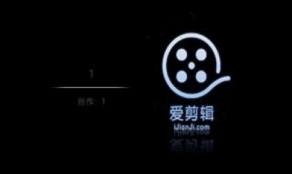 沙发上大干风骚老婆 呻吟不断 叫声超刺激 还说好舒服