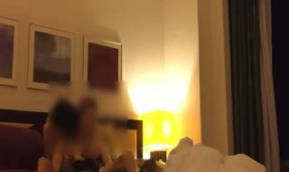 干妈老公出国做生意咱俩去五星级酒店开房撕破丝袜玩108