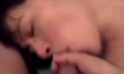 露脸离婚女的性福生活在酒