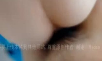 五一来了在家里后人白嫩的小女