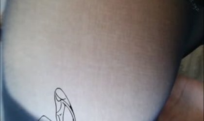 超高質量粉沐耳嫩模接私單拍攝價錢太高了不讓插進去只能在外面摩擦射出來這B真