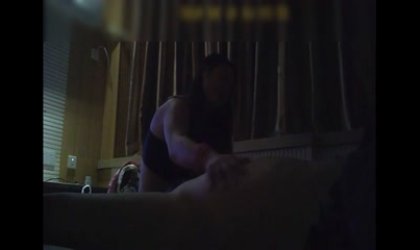 奇士哥带你体验养生会所的大保健服务一边和