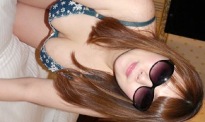 ただただ恥ずかしくて顔出し