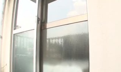 穿著睡衣外出的附近大姐姐沒穿胸罩大露巨乳讓