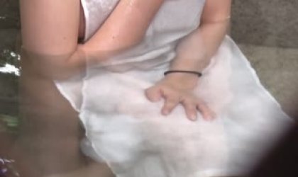 一条浴巾闯男汤 D奶正