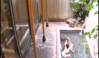 EYAN07 素人妻 温泉里的生活24時伺候您 篠