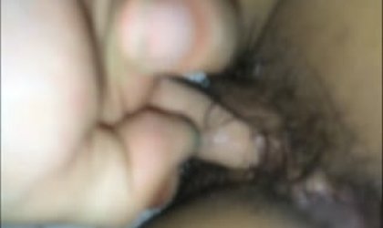 铁粉肥刘吃宵夜灌倒商场饰品专柜老板娘 草完指尖她的骚穴108P高清无水印MP4_5