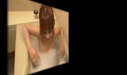 迷人性感的人妻骚贱浪蹄花子喜欢带着金色套用跳蛋