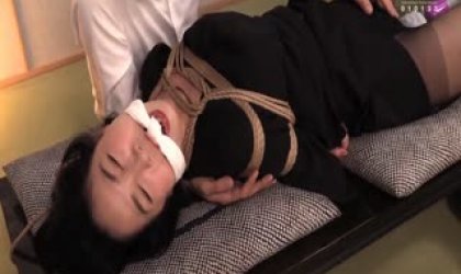 肉淫辱祭品无惨 落入陷阱寡妇绝顶